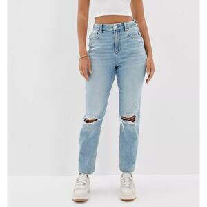 AMERICAN EAGLE OUTFITTERS Mom Jean High-Rise Distressed Light Blue Wash Size 0